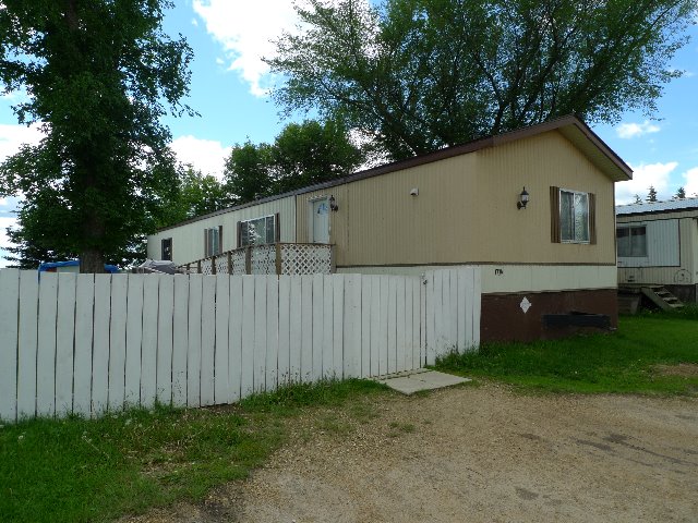 1989 1280 sq ft (16'x80') Home located on leased lot in Barrhead's new trailer court. 3 bedrooms. Fenced yard. Ramped entrance for easy and friendly access. Good living space for the affordable sum of $20,000. 
Come and take a look at this good option. 